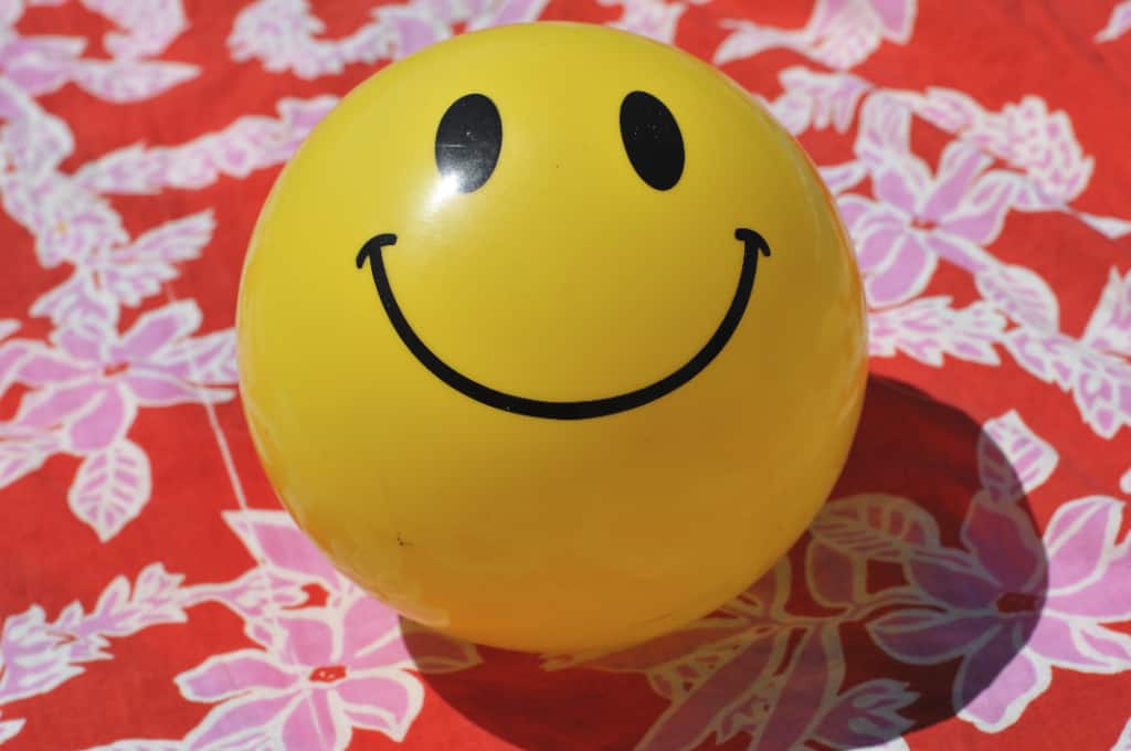 Yellow face happy ball